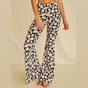 Jordyn Daisy Flare Floral Pants